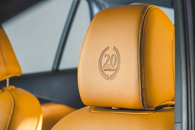 独有的20周年专属徽饰。（台湾马自达提供）