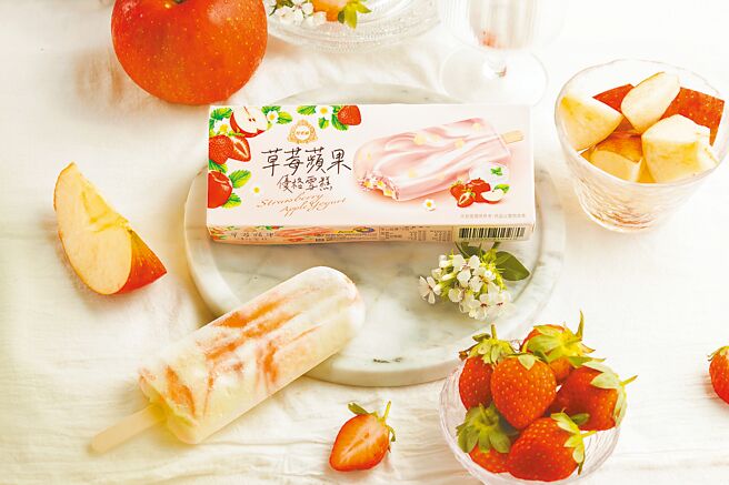 杜老爷冰淇淋新推「草莓苹果优格雪糕」，抢攻草莓商机。（杜老爷提供）