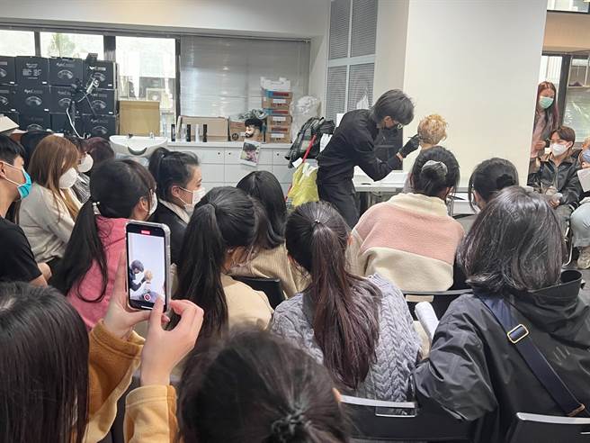 弘光科大美髮系办国际技能竞赛研习会，培育世界顶尖美髮好手。(弘光科大提供)