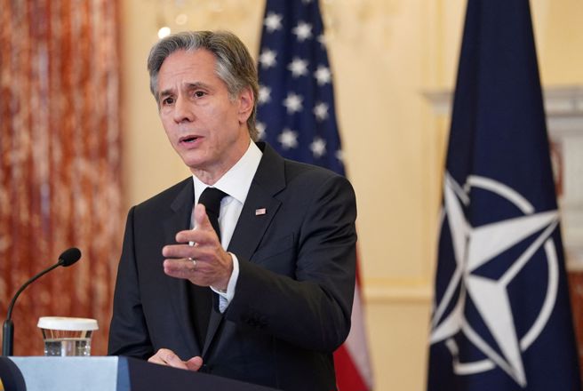 美国国务卿布林肯（Antony Blinken）表示，华府「几乎每小时」就能从4日在美国东岸外海遭击落的中国侦察气球取得更多资讯。(图/路透社)