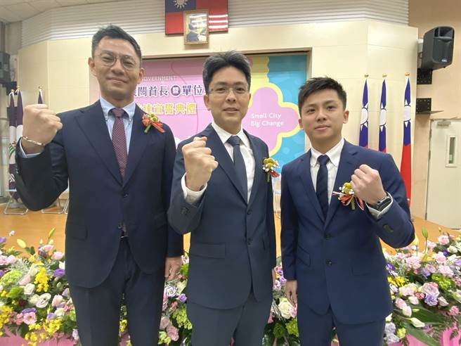 嘉义市政府都发处长许怀群（左至右）、环保局长李佳禾、社会处长黄毅晨。（廖素慧摄）