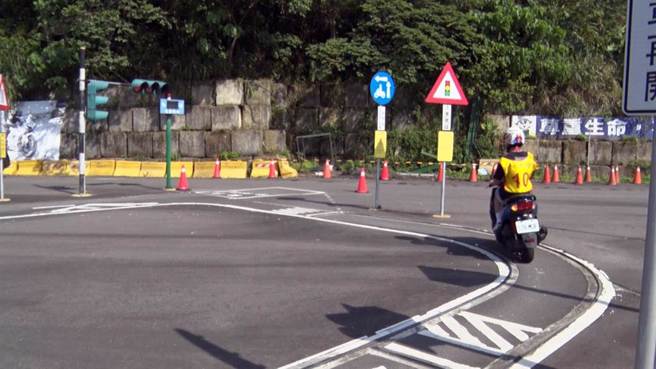 北市满18岁参加机车驾训补助1300、免费路边停车1个月（本报资料照）