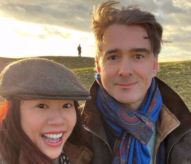 新光金控大公主、民眾党立委吴欣盈与丈夫雷诺合照。（图／吴欣盈办公室提供）