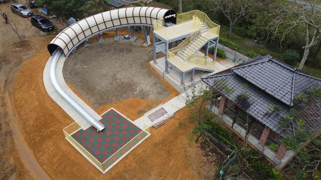 滚轮滑梯游戏场硬体设施已竣工，目前正在验收、补强阶段。（苗栗县政府提供／李京升苗栗传真）