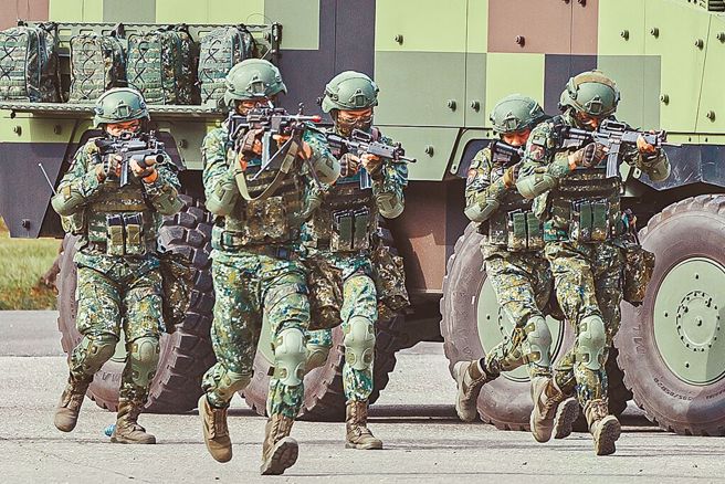 八军团情侣性爱片外流「快惩快罚」恐汰除？军方惩处出炉。（本报资料照片）