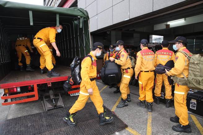 土耳其强震，台湾派搜救队前往现场救灾。（陈君玮摄）
