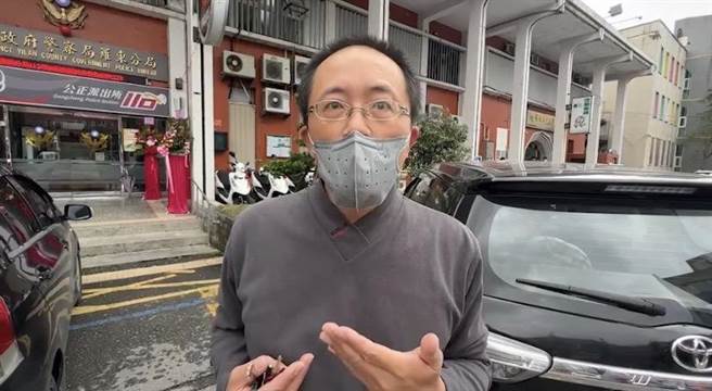 宜兰大学无人机研究所沈张鸿表示，比较像是卫星或是火箭残骸坠落的过程。（吴佩蓉摄）