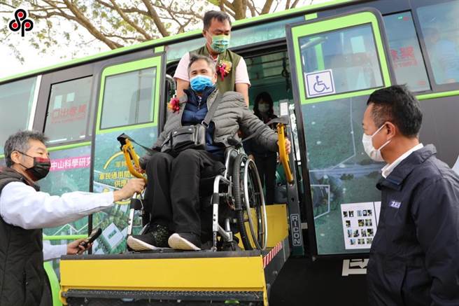 依身心障碍权益保障法规定，私立单位员工数在67人以上，应进用至少1％的身心障碍者。（本报资料照）