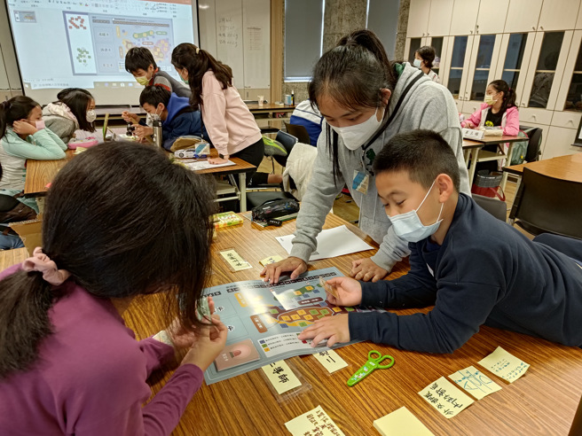 臺北市学校环境教育中心于7日至8日办理「111学年度臺美生态学校青年冬令营」。(照片/臺北市学校环境教育中心提供)