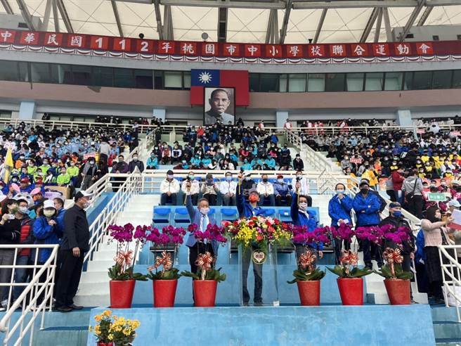 桃园市长张善政今主持桃园市中小学校联合运动会开幕典礼。（陈梦茹摄）