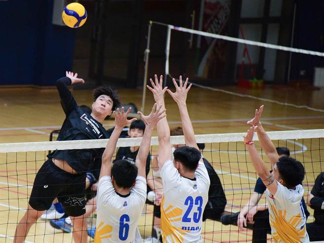 中原大学男排与马尼拉大学交流赛登场，排球外交精彩对战。（中原大学提供／吕筱蝉桃园传真）