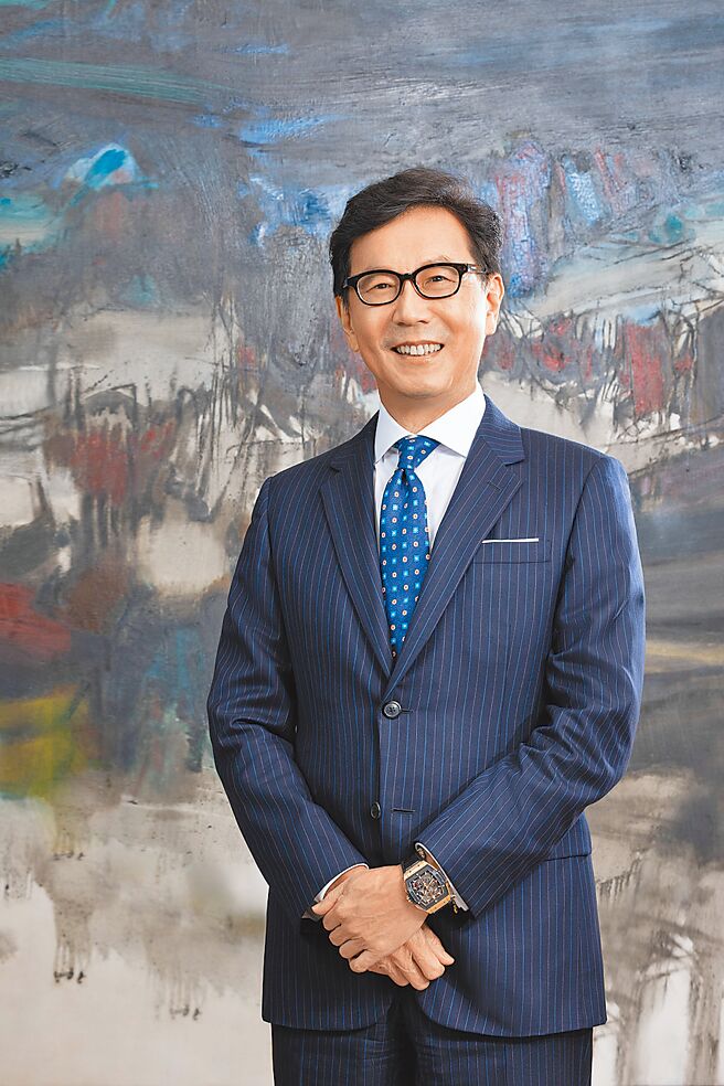 台湾大哥大董事长蔡明忠（见图）盼台湾大全员持续以国际高标准自我鞭策，继续发挥永续续航力及影响力。图／台湾大哥大提供