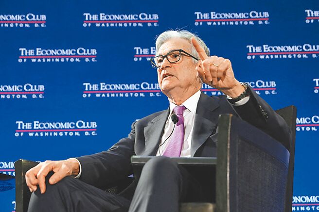 美国联准会（Fed）主席鲍尔谈话，缓解市场升息疑虑，也带动台股反弹。（路透）