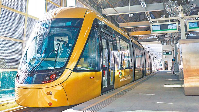 新北安坑輕軌將在10日展開為期1個月試營運，8日也公開正式營運的票價規畫，將比照淡海輕軌採階梯費率制。（新北捷運公司提供／黃敬文新北傳真）