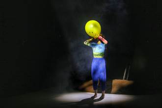 用鏡頭看台灣》許程崴舞蹈作品《死線》分享生命的看法與死亡的想像