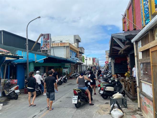 绿岛观光蓬勃发展，旺季期间游客增，用电量也增加。（蔡旻妤摄）