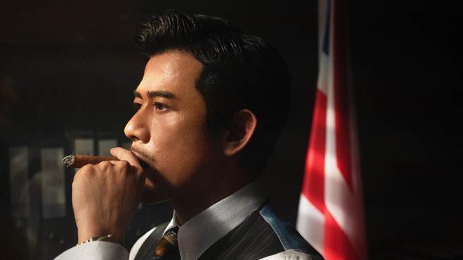 导演翁子光直呼郭富城五官太完美，一心想拍出他的风流及英气。（华映提供）