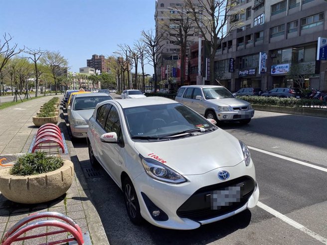 提供桃园市共享汽车租赁服务的iRent和云行动服务股份有限公司，发生资料库外泄事件，桃园市交通局认定iRent未遵守自治条例，开罚9万元。（赖佑维摄）