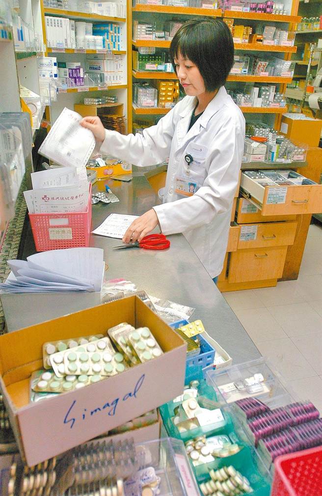 用于治疗呼吸道疾病的抗生素「安蒙西林」爆出缺货，药局甚至得透过Line群组「以药易药」。（中时资料照）