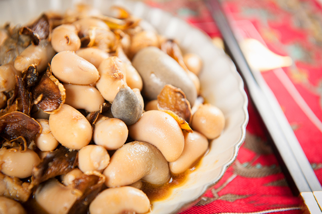 医师提醒，鸡佛的胆固醇极高，吃多了恐增加心血管疾病风险。（示意图／达志影像）