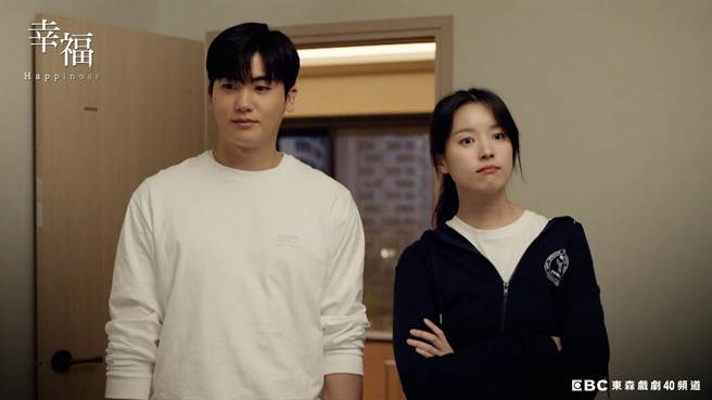 朴炯植与韩孝周首次合作饰演夫妻。（东森提供）