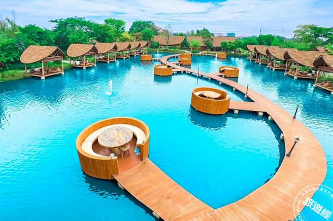 泰国网美咖啡厅Bubble in the forest Cafe，许多旅客因其水池上的座位设计蜂拥而至