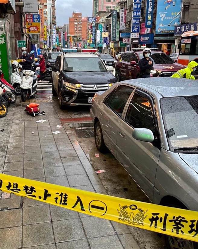 警方也在现场拉起封锁线採证。（警方提供）
