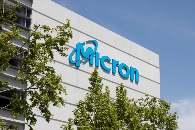 台湾美光裁员，经济部强调，都有掌握，台湾部份人力会靠遇缺不补达成，实际砍人比例不会到10％。（示意图／Shutterstock）