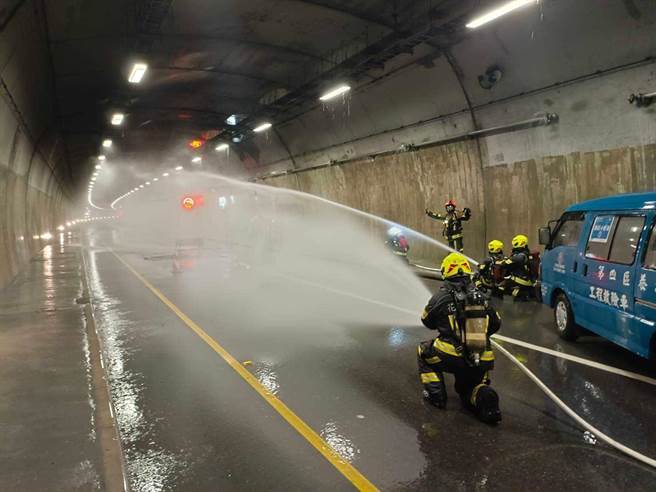苏花改隧道提升限速，为了确保隧道安全，消防局模拟演练。（消防局提供／王志伟花莲传真）
