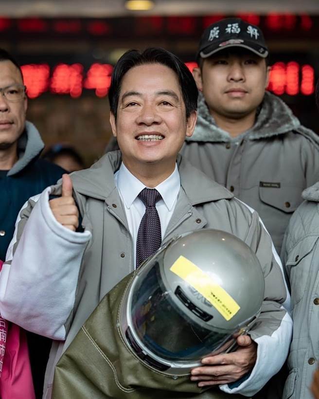 副总统赖清德今天(11日)接见中华民国药师公会全联会及亚洲药学会(FAPA)成员，赖清德也肯定药师在防疫期间的贡献。（摘自赖清德脸书）