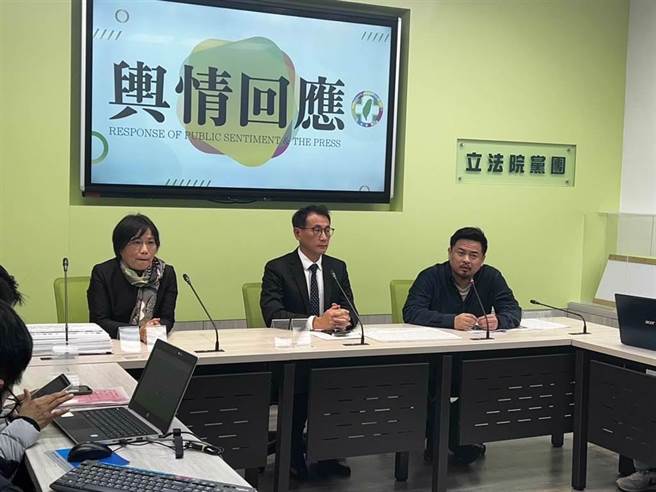 民进党团干事长郑运鹏表示，他们有官方身分的本来就有既有机制，这个是一定要尊重的，透过其他方式，或是透过法师圆寂的事件来借题发挥，其实是不需要增加复杂性。（游念育摄／资料照）