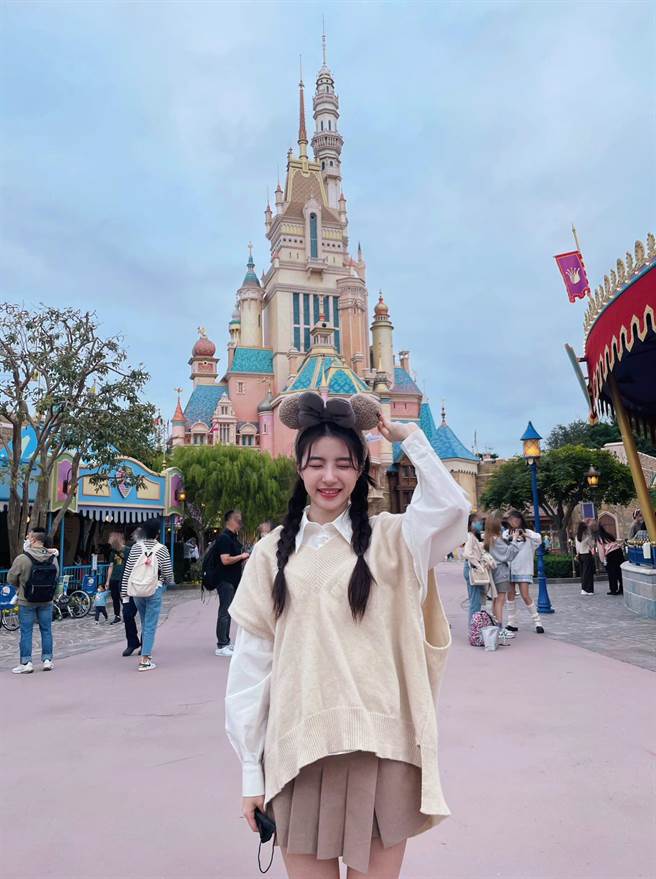 韩菲将于5月推出首张专辑。（骏马客工作室提供）