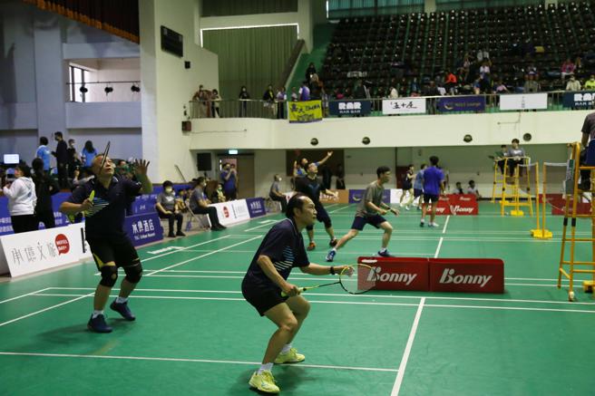 承亿集团董事长戴俊郎表示希望藉由赛事来邀请各路好手一同切磋，享受比赛的乐趣。(嘉义市政府提供)