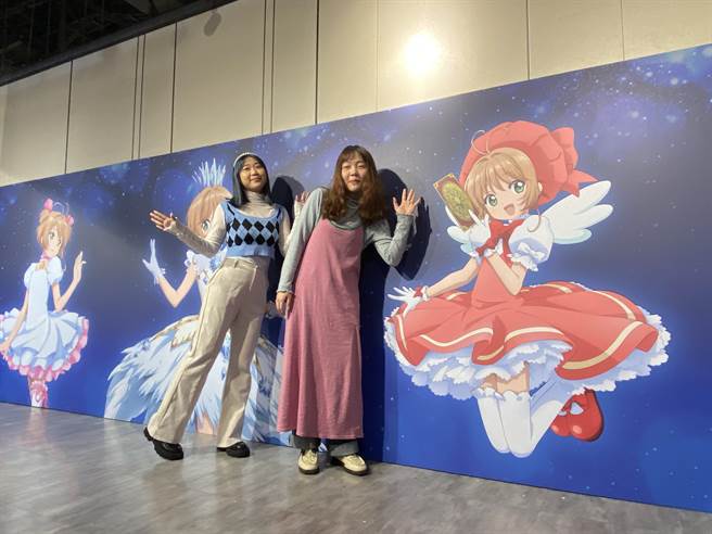 「库洛魔法使闪耀派对」在新光三越中港店登场，现场布置14米长小樱画框墙等10大拍照打卡点。（冯惠宜摄）