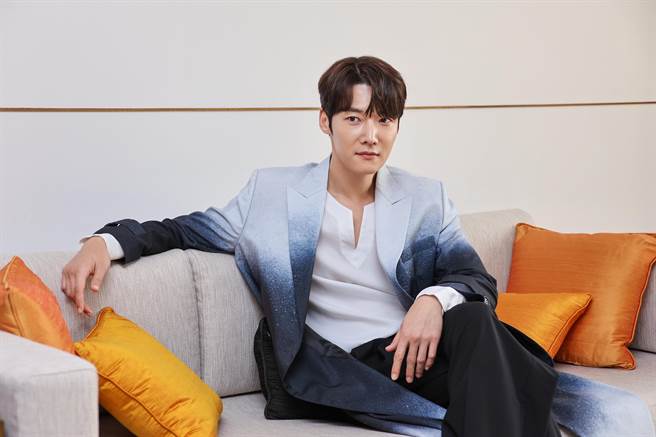 崔振赫有问必答，还透露日前被妈妈安排相亲。（罗永铭摄）