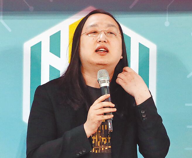 圖為數位發展部部長暨資安院董事長唐鳳。（趙雙傑攝）