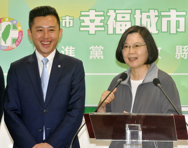 蔡英文总统（左）、新竹市前市长林智坚（右）。（资料照／杜宜谙摄）
