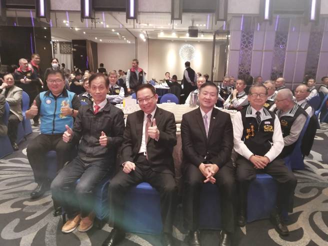 后宪干部特别把握难得的机会齐聚一堂福兔迎祥、扬眉兔气。(戴志扬翻摄)