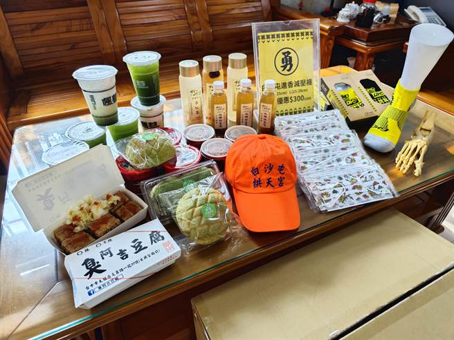 香菜咖啡老板庄浚胜，与彰化肉圆老店北斗肉圆生，一共准备近3000份餐点。（庄浚胜提供／吴建辉彰化传真）