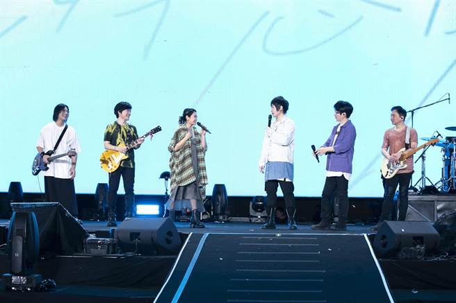 刘若英担任五月天「好好好想见到你」马来西亚场嘉宾。（相信音乐提供）