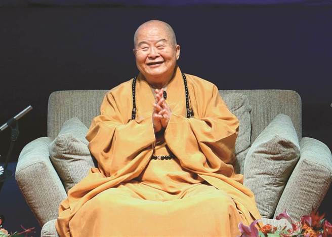 由于大陆代表团未能成行，12日包含大陆国台办副主任龙明彪等人改赴江苏吊唁星云法师。（佛光山提供／林雅惠传真）