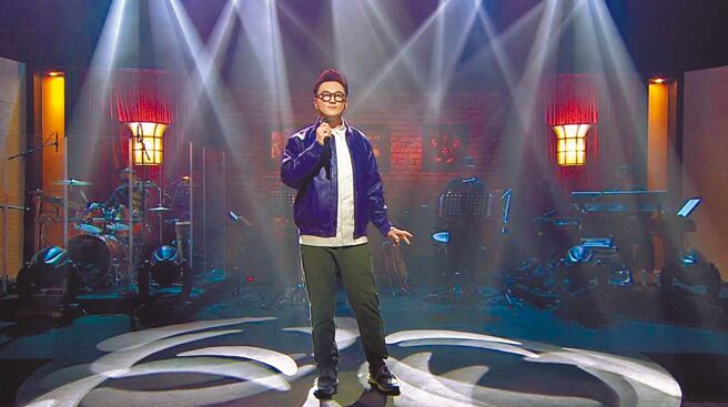 何笃霖日前上《那些年。那些歌》演唱经典歌曲。（年代提供）