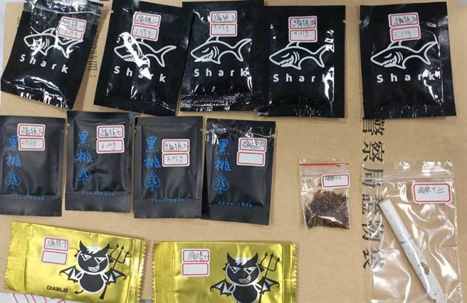 一名26岁梁姓男子非法持有刀械、枪枝及毒品，11日入住吉安乡胜安村某旅店时，遭警方突击稽查，全案依法移送侦办。（吉安警分局提供／罗亦晽花莲传真）★《中时新闻网》关心您：保护自己、远离毒品！