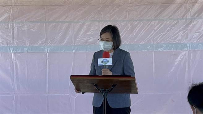 蔡英文总统对于南台湾水情严峻，表示加速强化抗旱水源，并且透过区域治理共享跟调度水资源，在雨季来临前稳定南部整体用水。（崔正纲摄）