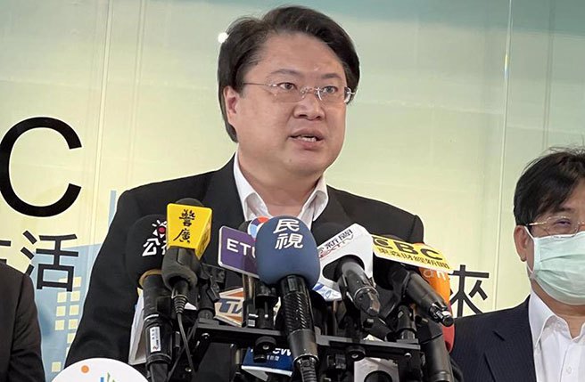 内政部长林右昌视察国家住都中心。（图／彭媁琳）