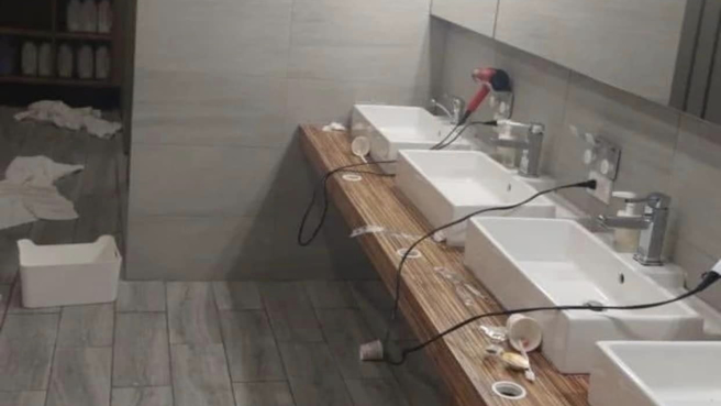 台大管理学院日前举办营队，却被业者控诉恶意破坏、制造脏乱。（图／翻摄自爆料公社）