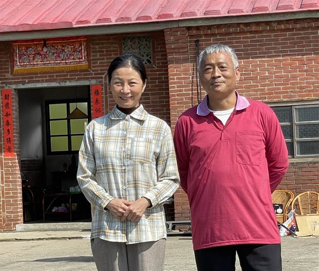 方文琳与音乐人谢铭佑在《盐水大饭店》饰演夫妻。（林淑娟摄）