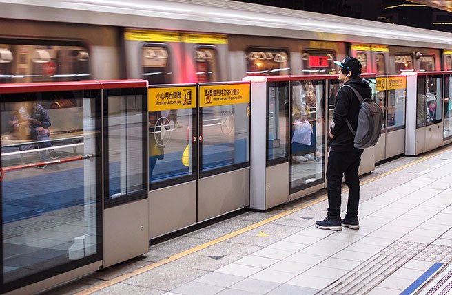 台北捷运月台。(示意图/shutterstock)