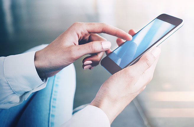 台北監獄有7名收容人，疑似透過郵包夾帶違禁品8支智慧型手機入監使用。(示意圖/shutterstock)