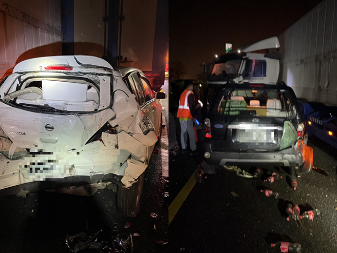 云林县消防局晚间8点26分接获通报，国道一号南下243公里附近（云林系统交流道）多部车追撞，现场有车辆冒烟及3名伤患，已出动救护车。（翻摄照片）